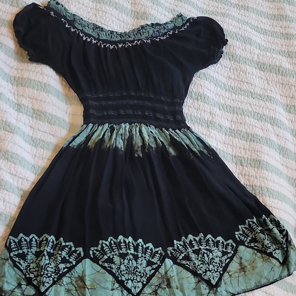 Chic Black and Green Women's Mini Dress - Picture 7 of 7